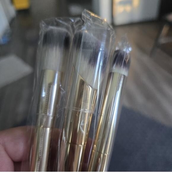 Hourglass Gold Makeup Brush set 3pcs Golden Gragon Case NEW - Picture 2 of 9